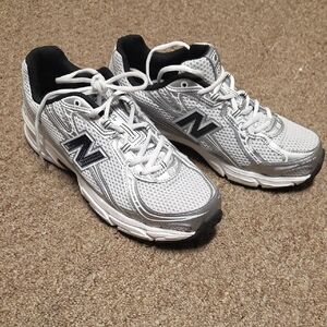 New Balance Men's White & Silver Athletic Running Sneakers